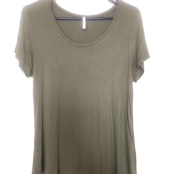 Olive green t-shirt - Picture 1 of 4